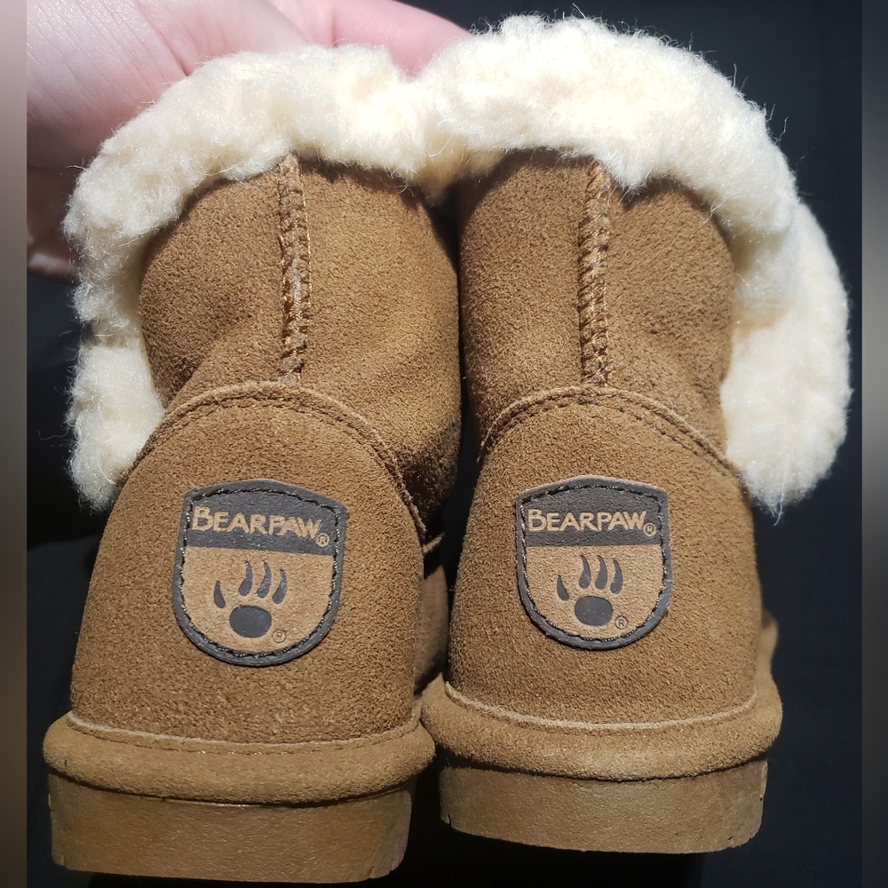 BearPaw size 5 winter boot brown